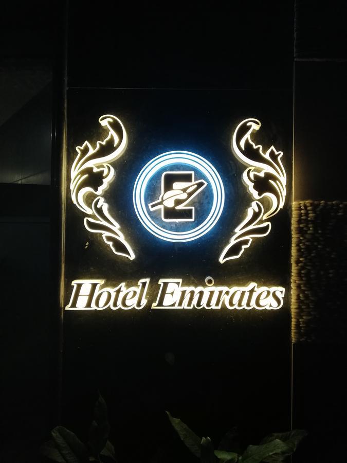 כלכותה Hotel Emirates מראה חיצוני תמונה